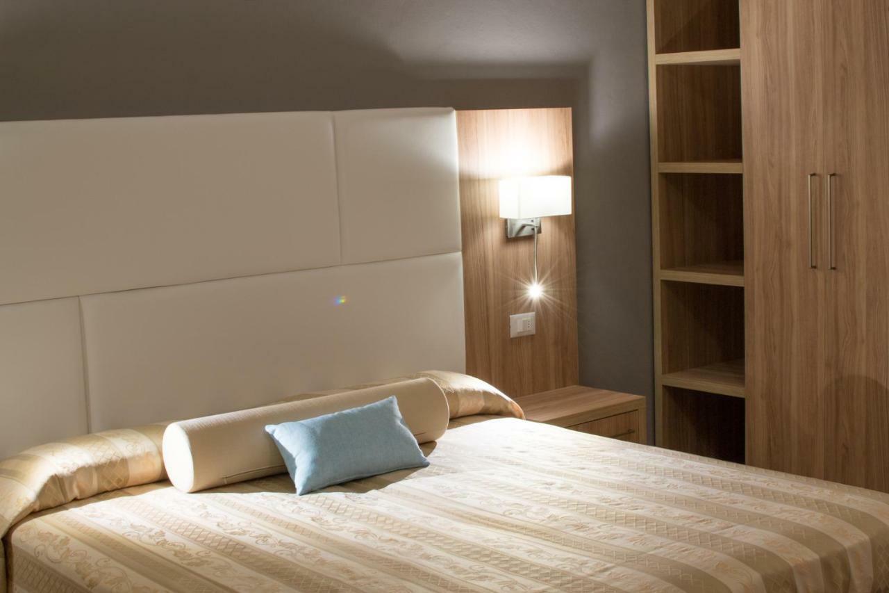 Hotel Solmar Cattolica Esterno foto